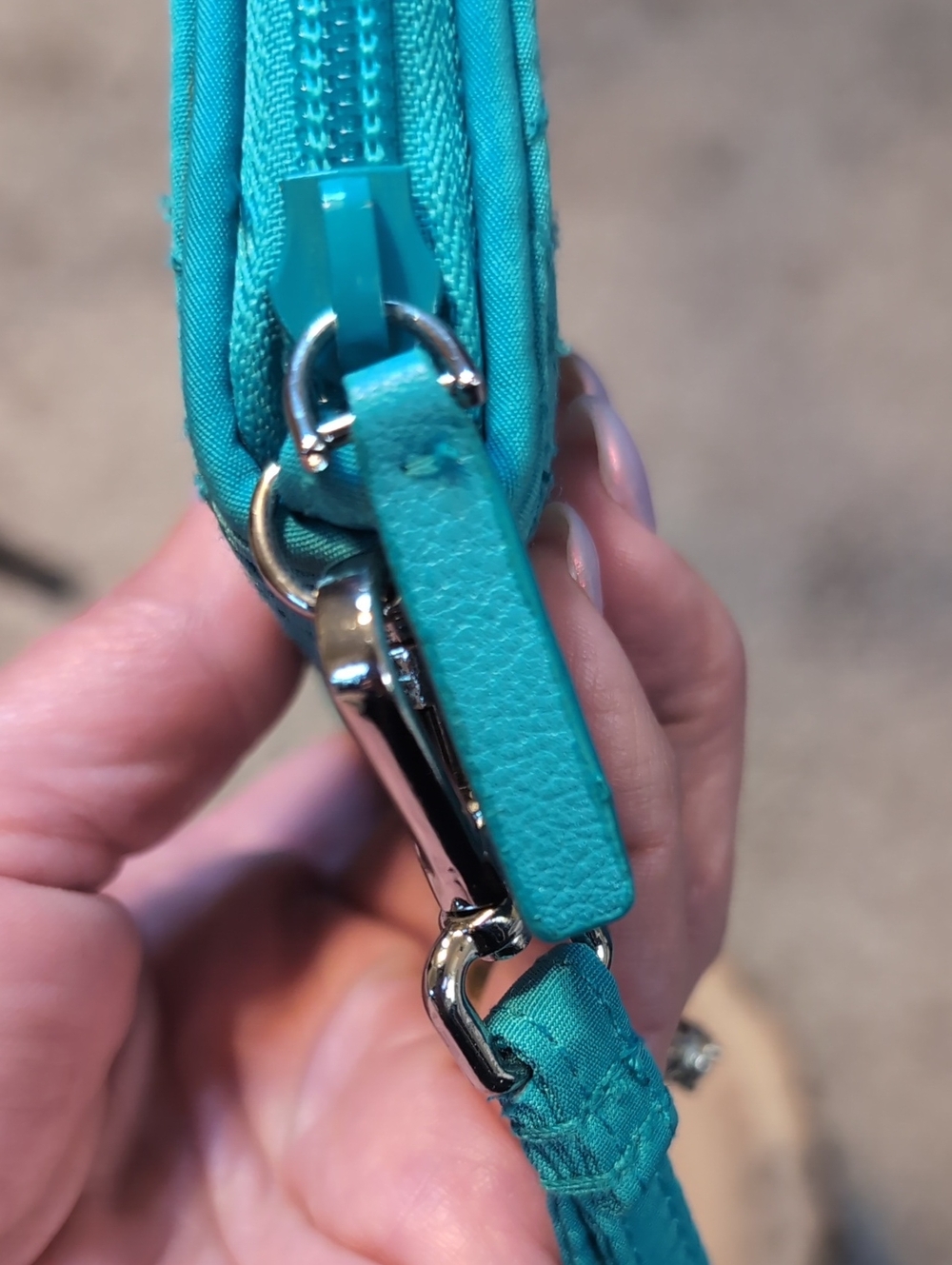 Vera Bradley Turquoise Sea Grab & Go Wristlet Bag Quilted Strap Wallet - Picture 4 of 10